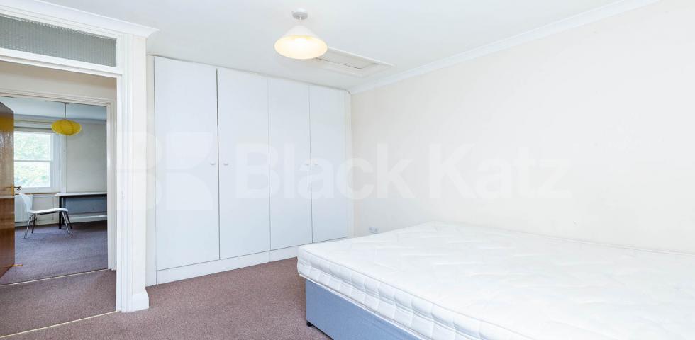 			NEWLY REFURDISHED 2/3 BED N CAMDEN!, 3 Bedroom, 1 bath, 1 reception Flat			 Royal College Street, CAMDEN